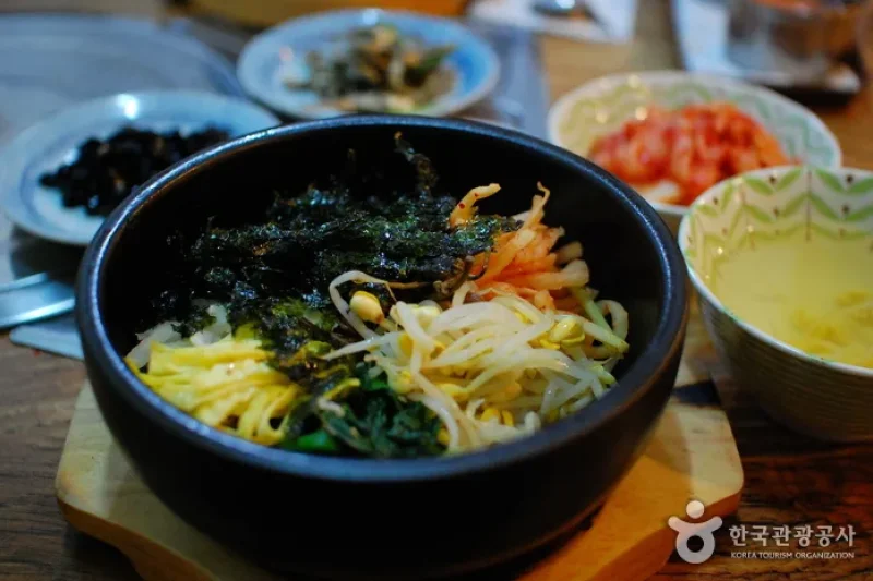 全州ユハルモニビビンバ（전주 유할머니비빔밥） (1/6)