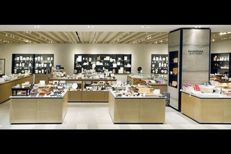新世界免税店 明洞店 手工芸品売場 (5/5)