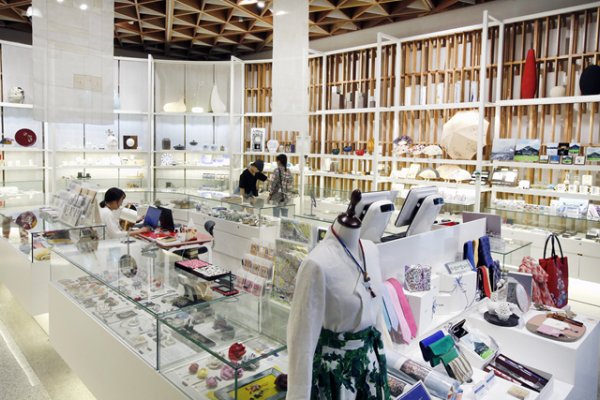 青瓦台サランチェ記念品店
