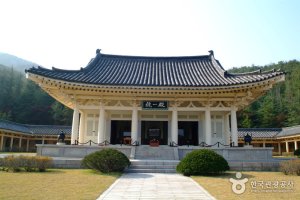 統一殿（慶州）（통일전（경주））