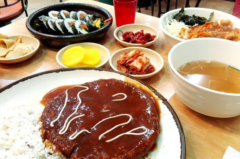 キムパッ天国 明洞本店 (2/15)