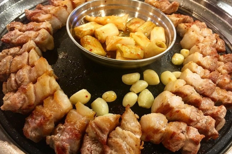 肉典(ユクジョン)食堂 (1/8)