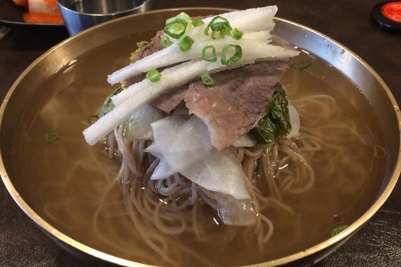 平壌冷麺 (1/4)