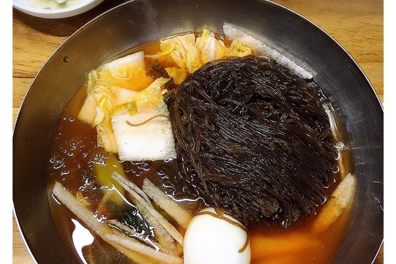 平壌冷麺 (2/4)