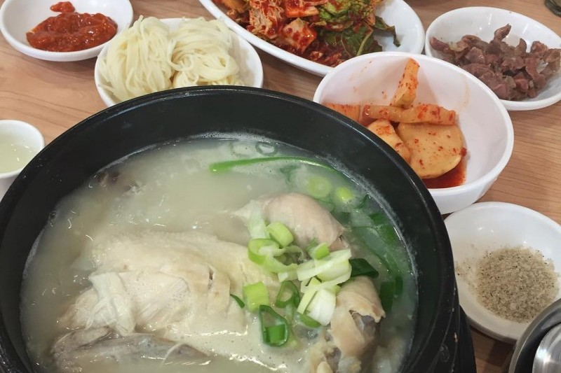 南浦参鶏湯 (1/5)