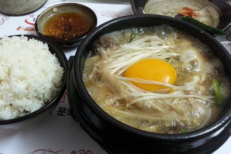 カンミオク・ソルロンタン[ソウル自慢の韓国料理店] (5/8)