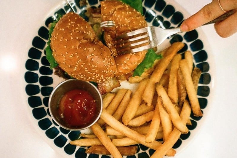 I am A burger  (5/10)