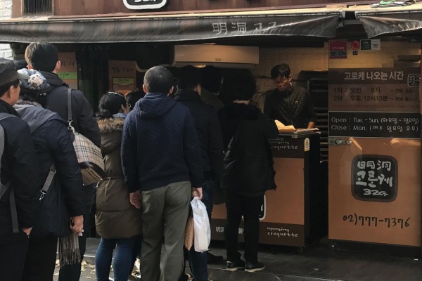 幸せな食べ歩き~！韓国ソウルB級グルメ