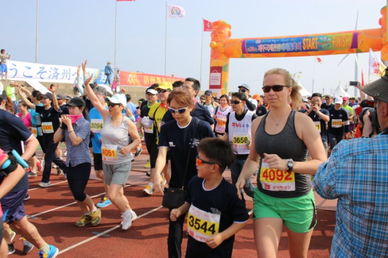 済州国際観光マラソン大会（제주국제관광마라톤축제） (2/13)