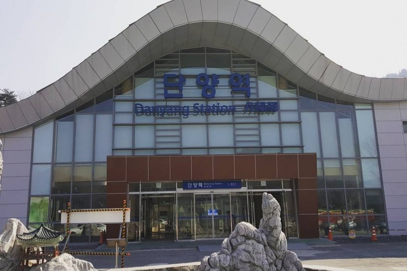 丹陽駅 (1/3)