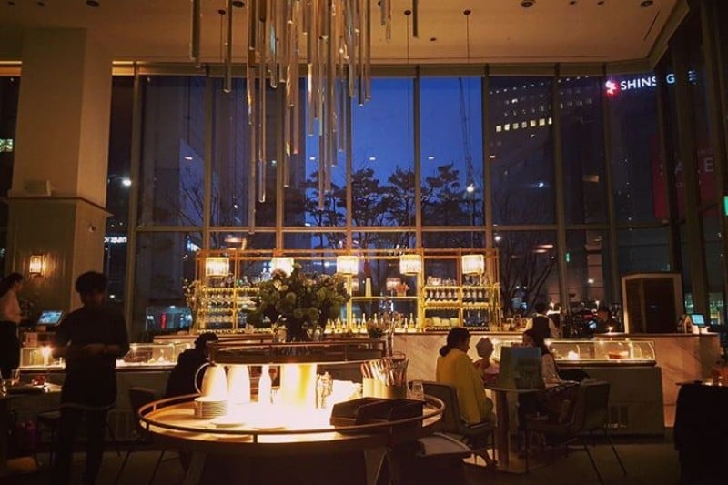 BOVER LOUNGE (7/12)