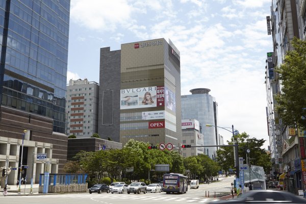 エンタス免税店 本店