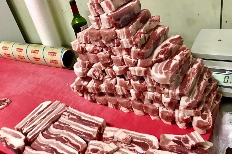 ハハ＆キム・ジョングクの401精肉食堂 弘大店 (7/11)