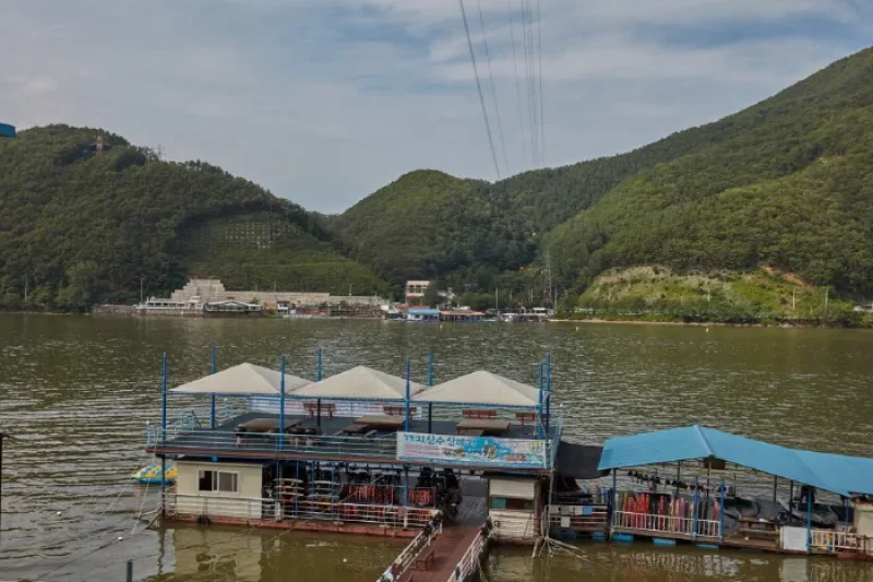 清平湖畔メウンタン村 (3/4)