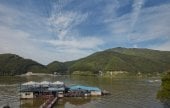 清平湖畔メウンタン村