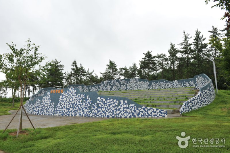 牛項里恐竜化石自然史遺跡地 (6/16)