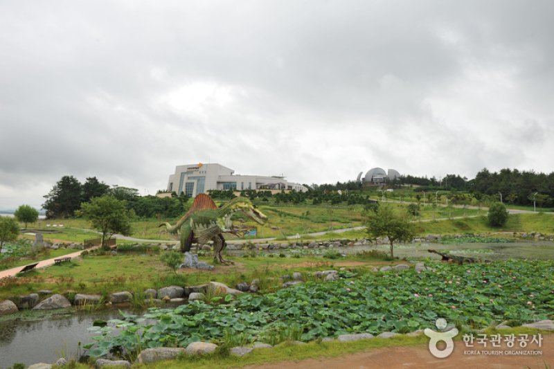 牛項里恐竜化石自然史遺跡地 (8/16)
