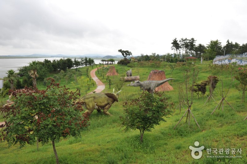 牛項里恐竜化石自然史遺跡地 (9/16)
