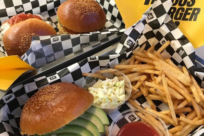 THE FAMOUS BURGER (7/15)