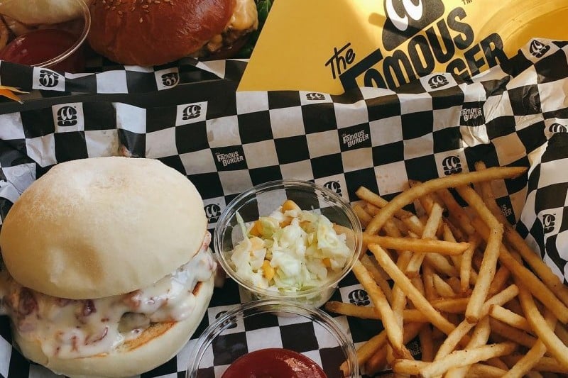 THE FAMOUS BURGER (10/15)