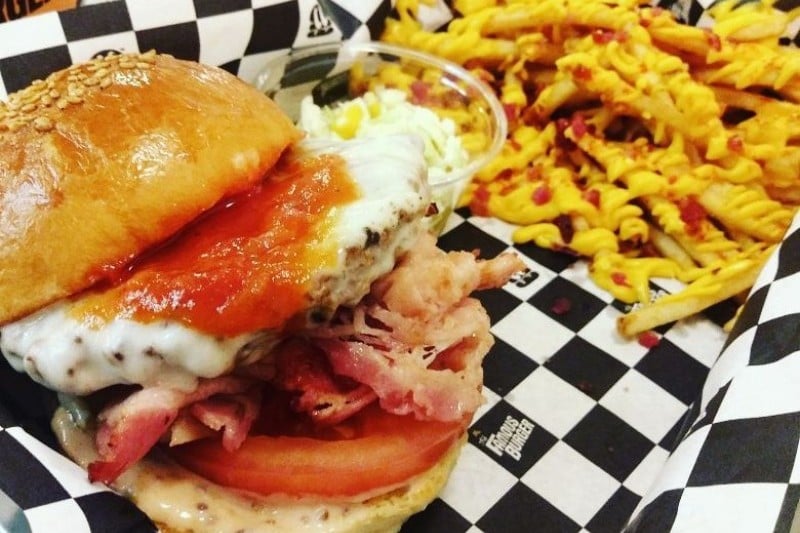THE FAMOUS BURGER (15/15)