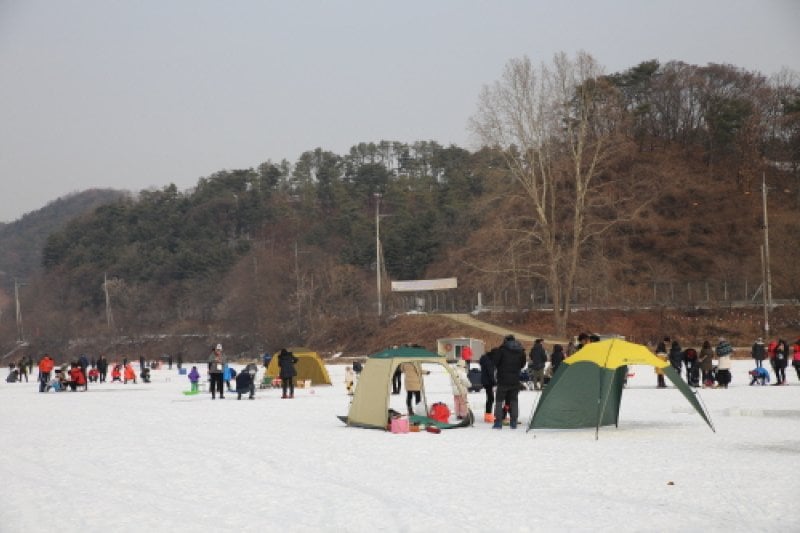 水清き楊坪大自然ワカサギマス祭り2018（물맑은 양평 대자연 빙어송어축제 2018） (13/20)