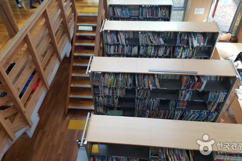 高陽市立 注葉子ども図書館（고양시립 주엽어린이도서관） (9/9)