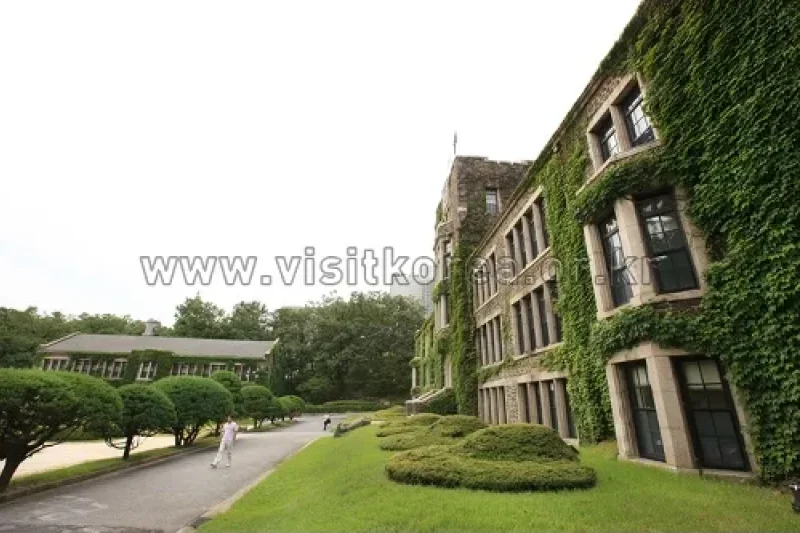ソウル 延世大学校 アンダーウッド館（서울 연세대학교 언더우드관） (3/12)