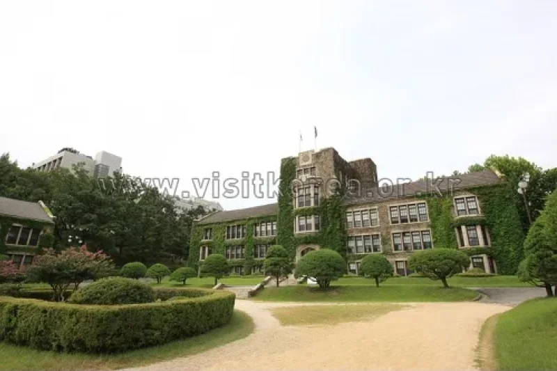 ソウル 延世大学校 アンダーウッド館（서울 연세대학교 언더우드관） (5/12)