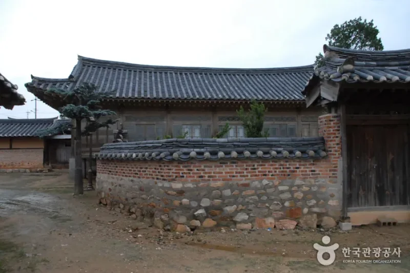 牙山 潽善大統領生家（아산 윤보선 대통령 생가） (4/7)