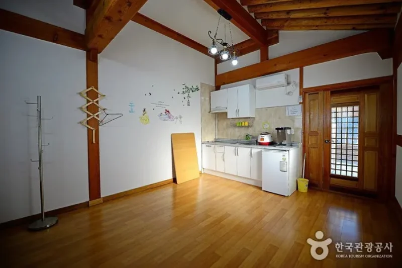 韓屋体験村サルリムチェ[韓国観光品質認証]（한옥체험마을살림채[한국관광품질인증/Korea Quality]） (2/6)