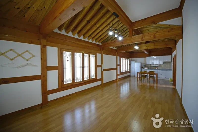 韓屋体験村サルリムチェ[韓国観光品質認証]（한옥체험마을살림채[한국관광품질인증/Korea Quality]） (3/6)