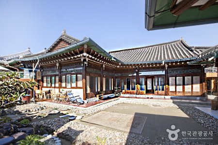 The Hanok Gest House[韓国観光品質認証]（더 한옥[한국관광품질인증제/ Korea Quality]）