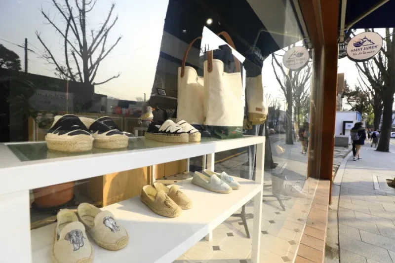 セントジェームス三清店[韓国観光品質認証]（세인트제임스 삼청점(SAINT JAMES BOUTIQUE SAMCHEONG)[한국관광품질인증/Korea Quality] (12/24)