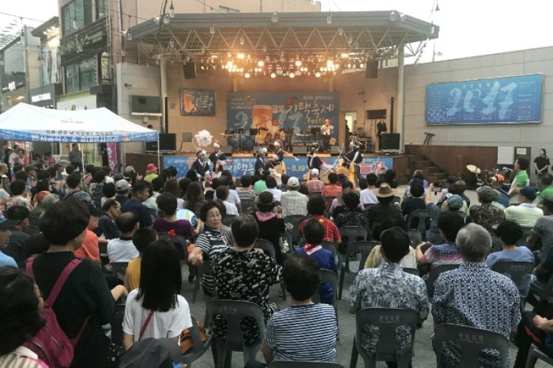 文化の通り チメク祭り（문화의거리 치맥축제） (3/6)