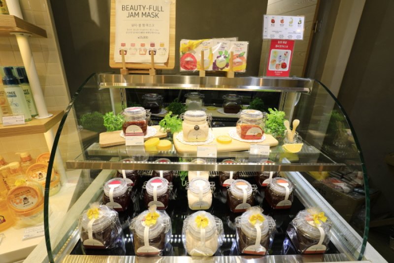 SKINFOODカロスキル支店[韓国観光品質認証]（스킨푸드 가로수길지점 [한국관광품질인증/Korea Quality]） (13/15)