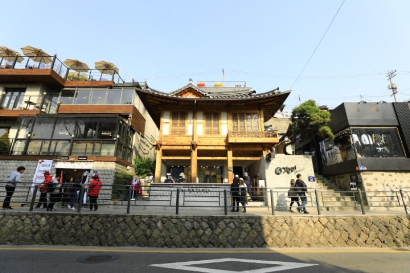チルギョンイ（三清店）[韓国観光品質認証]（질경이(삼청점)[한국관광품질인증/Korea Quality]） (1/26)