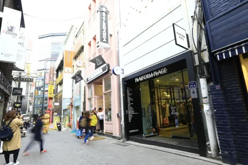 プラットフォームプレイス（明洞店）[韓国観光品質認証]（플랫폼 플레이스(명동점)[한국관광품질인증/Korea Quality]） (1/15)