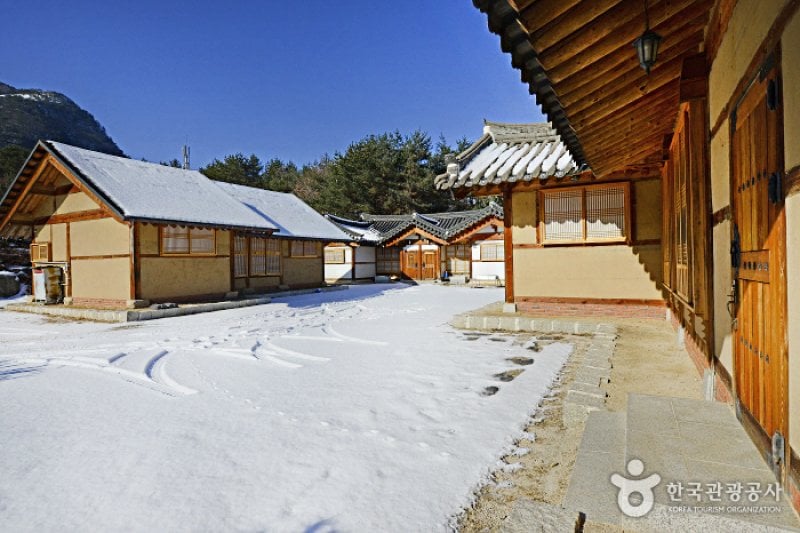 華川韓屋学校[韓国観光品質認証]화천한옥학교[한국관광품질인증제/ Korea Quality] (1/12)