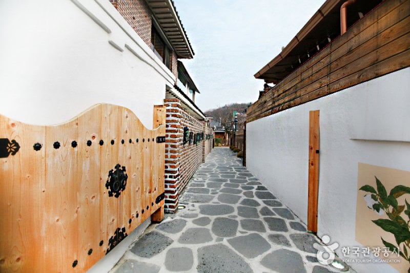 全州韓屋宿泊体験館[韓国観光品質認証]（전주 한옥숙박체험관[한국관광품질인증제/ Korea Quality]） (2/12)