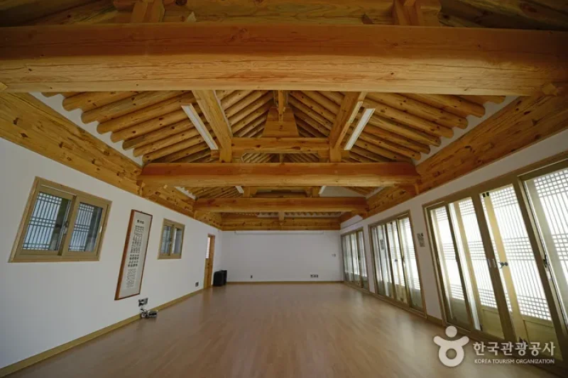 江陵烏竹韓屋村[韓国観光品質認証]（강릉오죽한옥마을[한국관광품질인증제/ Korea Quality]） (2/13)