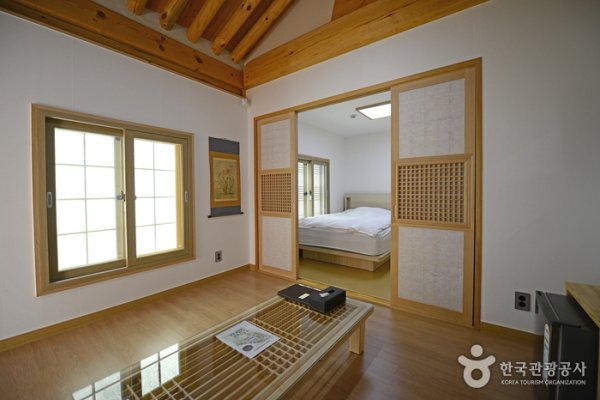 江陵烏竹韓屋村[韓国観光品質認証]（강릉오죽한옥마을[한국관광품질인증제/ Korea Quality]）
