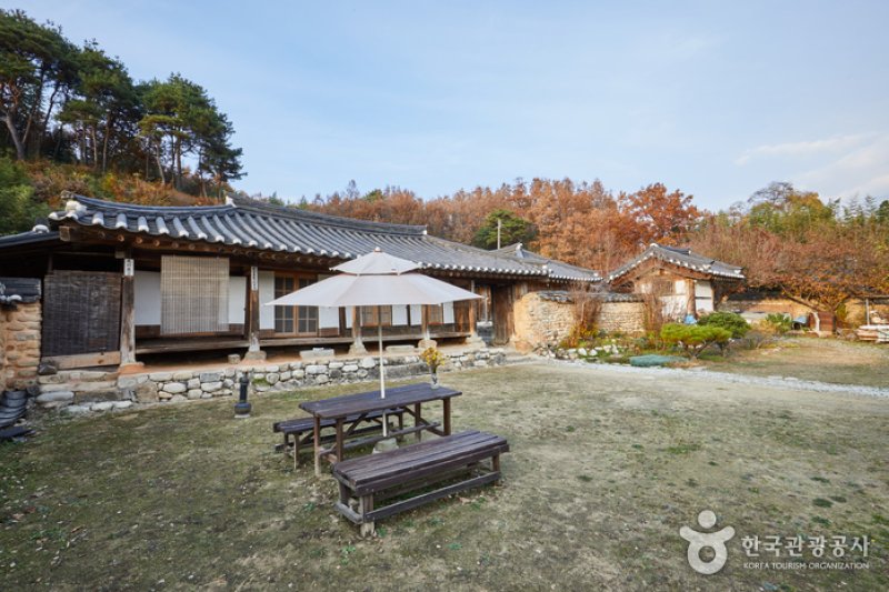 牛鳴里 鄭氏古家（孝里宅）[韓国観光品質認証]（우명리 정씨고가(효리댁)[한국관광품질인증/Korea Quality]） (1/13)
