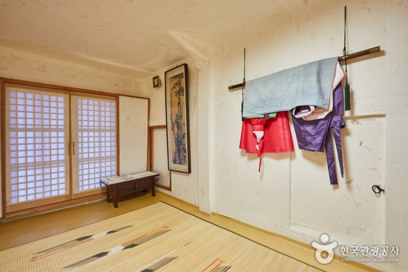 牛鳴里 鄭氏古家（孝里宅）[韓国観光品質認証]（우명리 정씨고가(효리댁)[한국관광품질인증/Korea Quality]） (3/13)