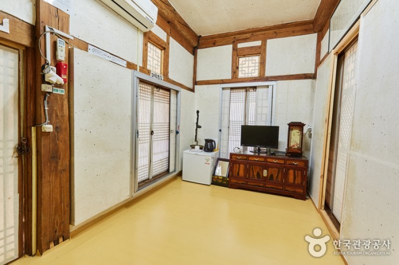 固城 崔必侃古宅[韓国観光品質認証]（고성 최필간고택[한국관광품질인증/Korea Quality]） (2/16)