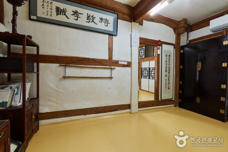 固城 崔必侃古宅[韓国観光品質認証]（고성 최필간고택[한국관광품질인증/Korea Quality]） (7/16)