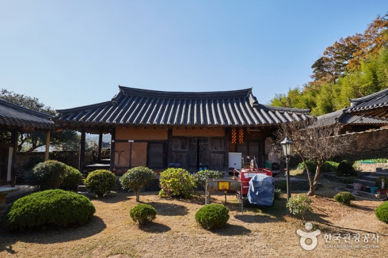 固城 崔必侃古宅[韓国観光品質認証]（고성 최필간고택[한국관광품질인증/Korea Quality]） (14/16)