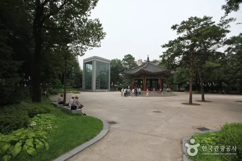 タプコル公園 八角亭（탑골공원 팔각정） (5/13)