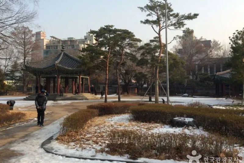 タプコル公園 八角亭（탑골공원 팔각정） (8/13)
