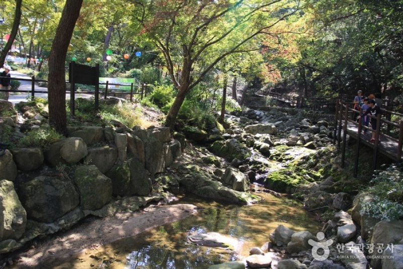 津寛寺渓谷（진관사계곡） (1/3)